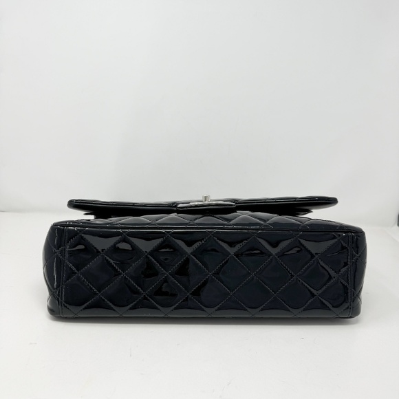 Chanel Black Patent Maxi Classic Double Flap bag - Picture 5 of 13